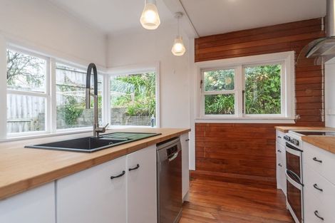 Photo of property in 5 Jalna Avenue, Khandallah, Wellington, 6035