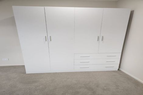 Photo of property in 30 Chelsea View Drive, Chatswood, Auckland, 0626