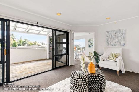 Photo of property in 2/4 Dorrit Lane, Howick, Auckland, 2014