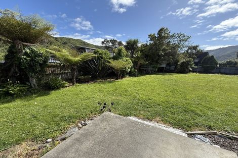 Photo of property in 27 Ranui Street, Waikawa, Picton, 7220