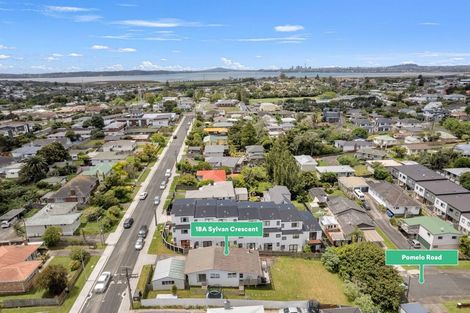 Photo of property in 18a Sylvan Crescent, Te Atatu South, Auckland, 0610