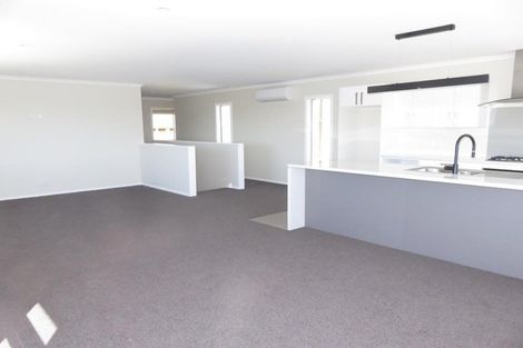 Photo of property in 18a Carluke Street, Paparangi, Wellington, 6037