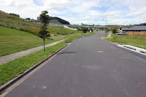 Photo of property in 18 Bob Carter Place, Welcome Bay, Tauranga, 3175