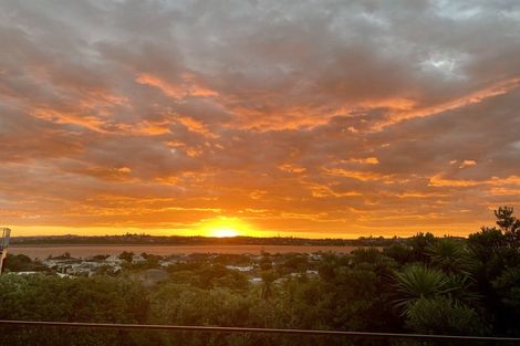 Photo of property in 32c Devon Road, Bucklands Beach, Auckland, 2012