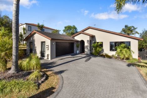 Photo of property in 11 Manara Place, The Gardens, Auckland, 2105