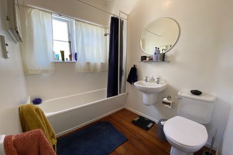 Photo of property in 15 Mertoun Terrace, Highbury, Wellington, 6012