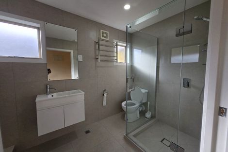 Photo of property in 241 Great North Road, Henderson, Auckland, 0612