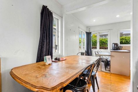 Photo of property in 48 Amberley Avenue, Te Atatu South, Auckland, 0610