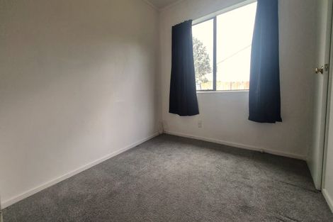 Photo of property in 2/18 Eulogy Place, Randwick Park, Auckland, 2105