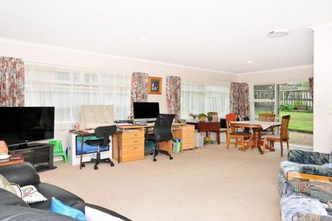 Photo of property in 8 Hollinger Place, Nawton, Hamilton, 3200