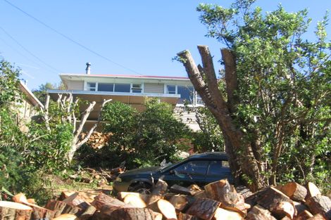 Photo of property in 40 Raroa Terrace, Tawa, Wellington, 5028