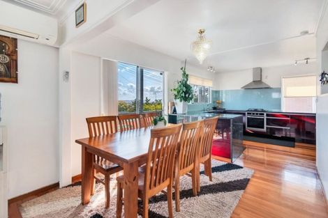 Photo of property in 92 Waimumu Road, Massey, Auckland, 0614