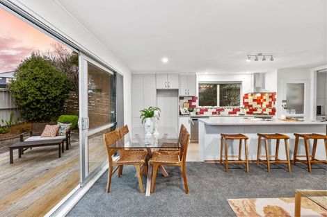 Photo of property in 10 Beauchamp Drive, Massey, Auckland, 0614