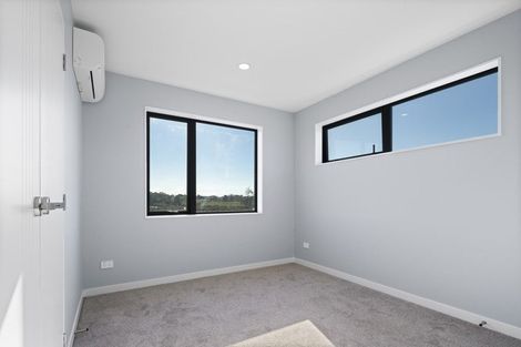 Photo of property in 8 Taipahitini Road, Rosehill, 2113
