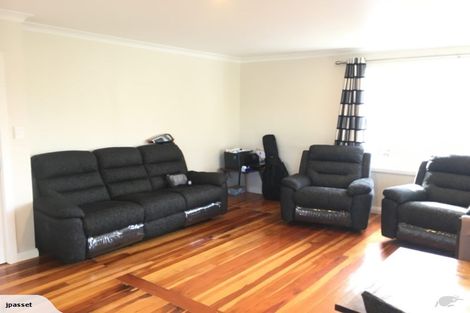 Photo of property in 42 Line Road, Glen Innes, Auckland, 1072