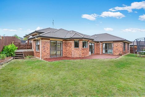 Photo of property in 11 Ina Ville Drive, Pukekohe, 2120
