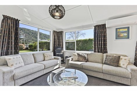 Photo of property in 20 Renata Road, Okiwi Bay, 7193