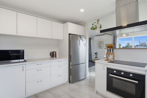 Photo of property in 16 Dingadee Street, Welcome Bay, Tauranga, 3112