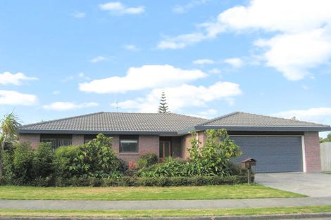 Photo of property in 11 Webb Place, Papamoa Beach, Papamoa, 3118