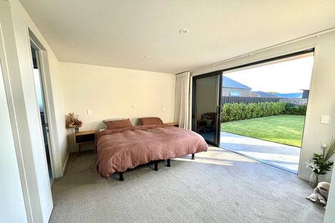 Photo of property in 12 Irvines Track, Halswell, Christchurch, 8025