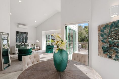 Photo of property in 2/68 Heathcote Road, Castor Bay, Auckland, 0620