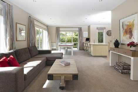 Photo of property in 103 Aikmans Road, Merivale, Christchurch, 8014