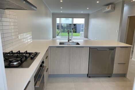 Photo of property in 26a Taikura Avenue, Red Beach, 0932