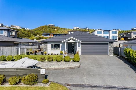 Photo of property in 17 Waitaria Terrace, Aotea, Porirua, 5024