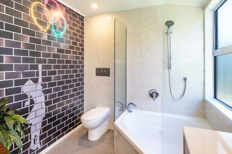 Photo of property in 358 Lake Terrace, Two Mile Bay, Taupo, 3330