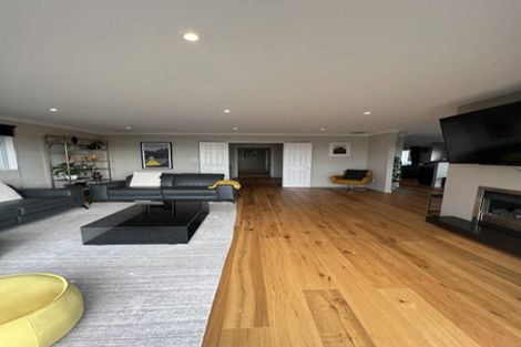 Photo of property in 26 Bernleigh Terrace, West Harbour, Auckland, 0618