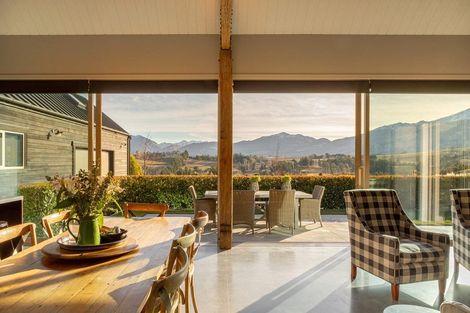 Photo of property in 92 Threepwood Road, Lake Hayes, Queenstown, 9371
