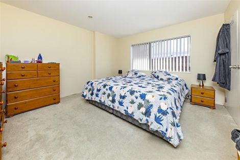 Photo of property in 15 Malmo Place, Manurewa, Auckland, 2102