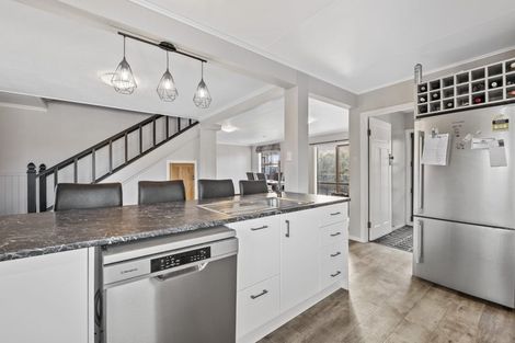 Photo of property in 16 Douglas Street, Hawera, 4610