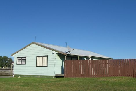 Photo of property in 19 Pukeko Street, Paraparaumu, 5032