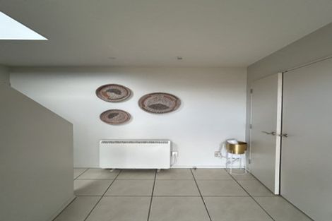 Photo of property in 39 Meadowcroft Grove, Johnsonville, Wellington, 6037