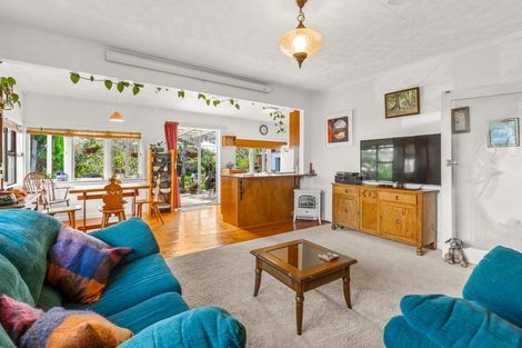 Photo of property in 32 Ferry Parade, Herald Island, Auckland, 0618