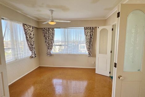 Photo of property in 96 Cardiff Road, Pakuranga, Auckland, 2010