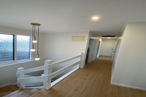 Photo of property in 107 Weatherly Road, Torbay, Auckland, 0630