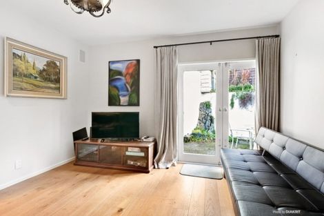 Photo of property in 3 Homewood Avenue, Karori, Wellington, 6012