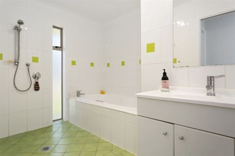 Photo of property in 61a Saint Kilda Road, Cambridge, 3434