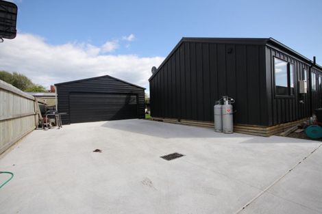 Photo of property in 11 Moa Street, Waikiwi, Invercargill, 9810