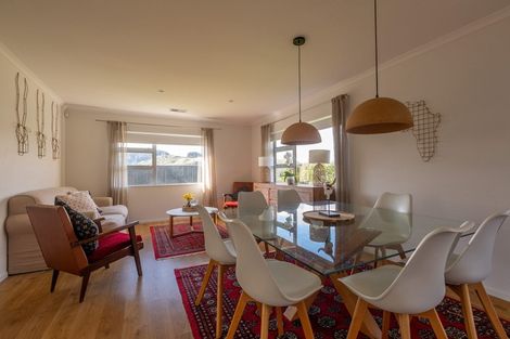 Photo of property in 120 Amesbury Drive, Churton Park, Wellington, 6037