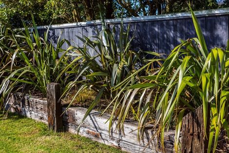 Photo of property in 16 Hardie Grove, Featherston, 5710