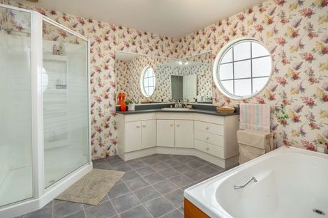 Photo of property in 15 Wood Street, Greytown, 5712