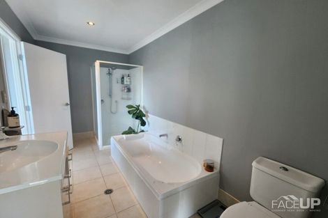 Photo of property in 7n Clearwater Cove, West Harbour, Auckland, 0618