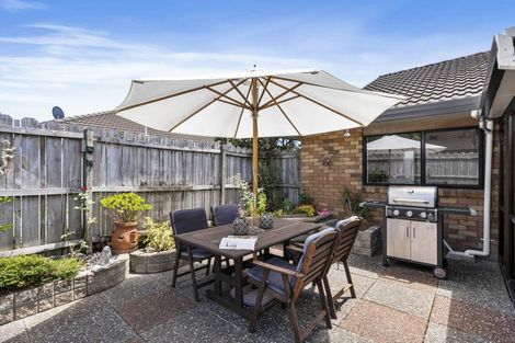 Photo of property in 1/6 Marbeth Court, Botany Downs, Auckland, 2010