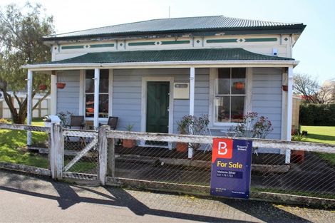 Photo of property in 11 Allardice Street, Dannevirke, 4930