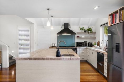 Photo of property in 20 King Edward Parade, Devonport, Auckland, 0624