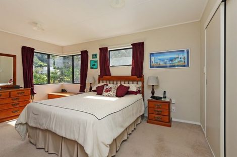 Photo of property in 1 Mchardy Place, Glenfield, Auckland, 0627