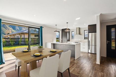 Photo of property in 10 Lakefield Close, Kingston, Athol, 9793